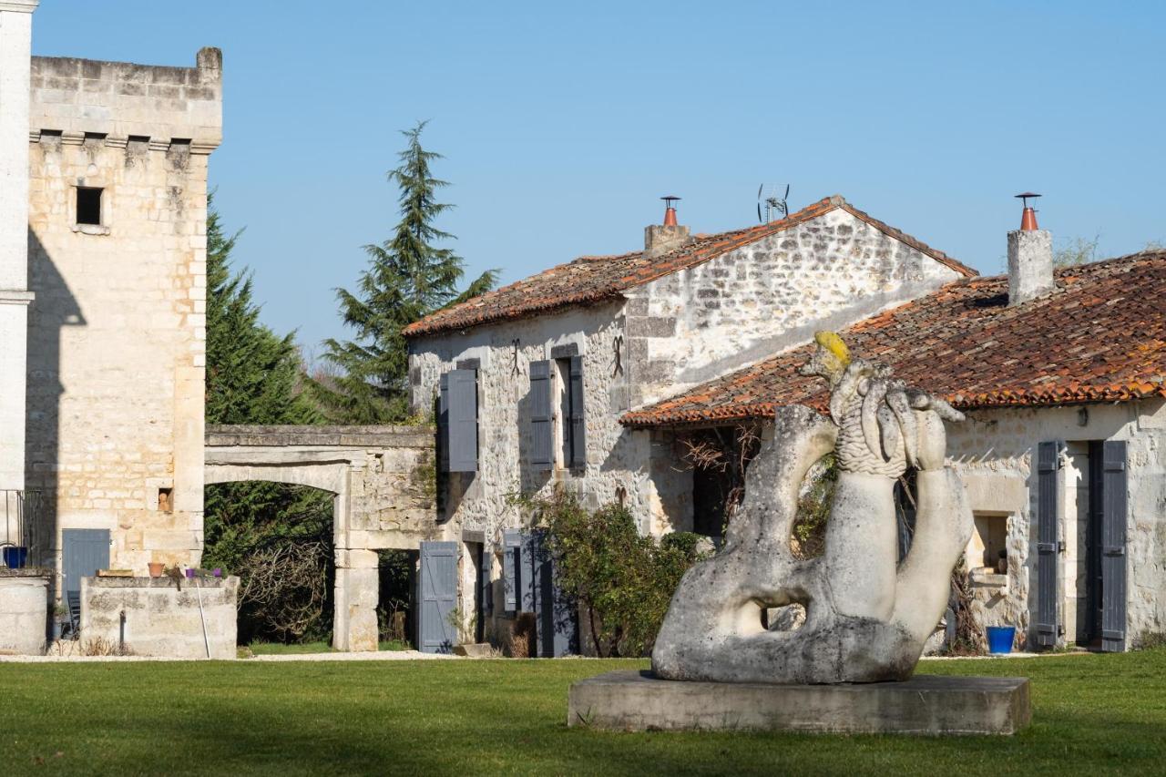 Hotel Domaine De Montboulard Soyaux Exterior foto
