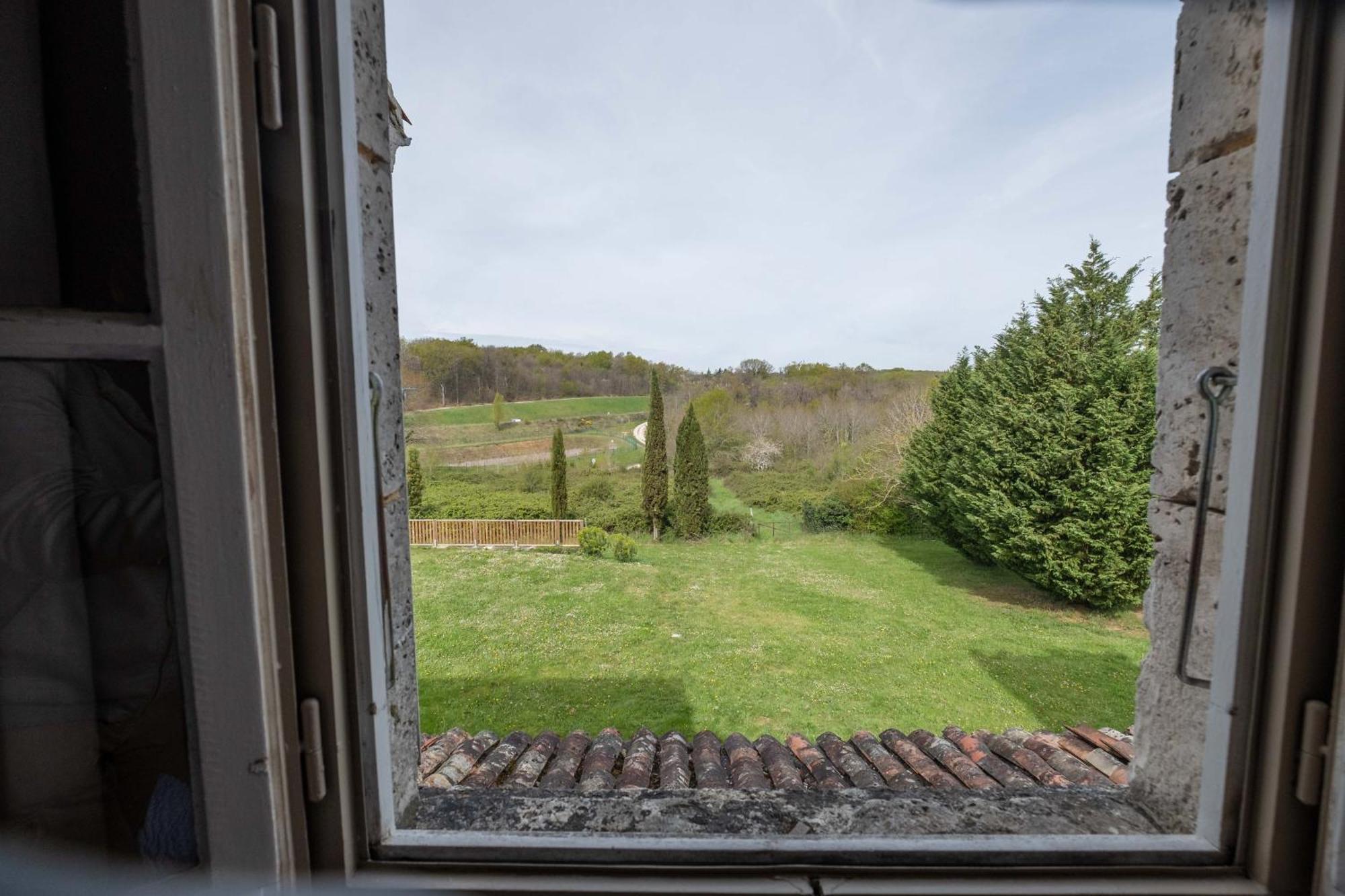 Hotel Domaine De Montboulard Soyaux Exterior foto